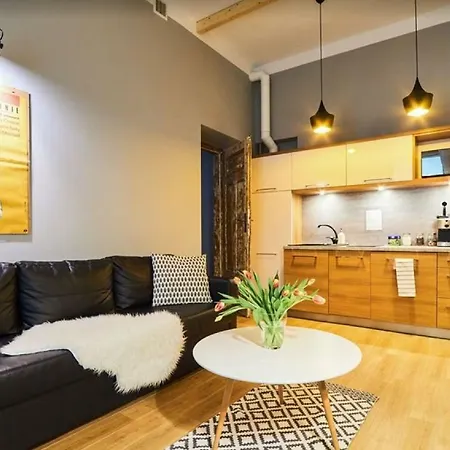 Philip's Cosy In Old Town Apartament